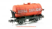 NR-P163 Peco Petrol Tank Wagon Royal Daylight